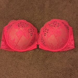 Victoria’s Secret STUNNING strapless bra!